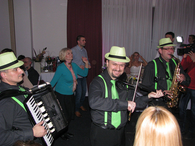 Duge noći, muzička grupa iz Beograda i Zemuna, muzika za svadbu bend za svadbu bend za svadbe orkestar vencanje svadba vencanja muzika za svadbe svadba beograd vencanje beograd svadba zemun svadba u srbiji